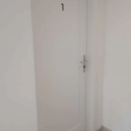 Na Plazowej 公寓